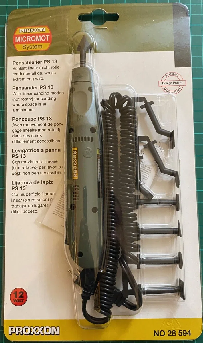 PROXXON MICROMOT Mini Schleifer/Penschleifer PS 13 Set – inklusive Netzgerät, 4 gerade Schleifeinsätze, 4 abgewinkelte Schleifeinsätze und 240 Schleifblätter in verschiedenen Formen und Körnungen