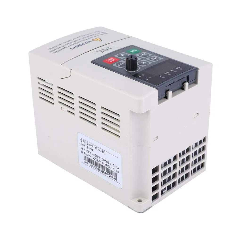 Frequenzumrichter, 3 Phasen Wechselstrom Wechselrichter, 380V AC Frequenzumrichter VFD Drehstrommotor mit Drehstromregler Zur Motordrehzahlregelung 2,2 KW