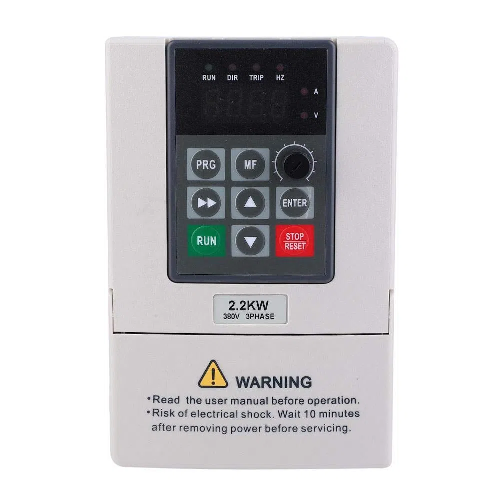 Frequenzumrichter, 3 Phasen Wechselstrom Wechselrichter, 380V AC Frequenzumrichter VFD Drehstrommotor mit Drehstromregler Zur Motordrehzahlregelung 2,2 KW