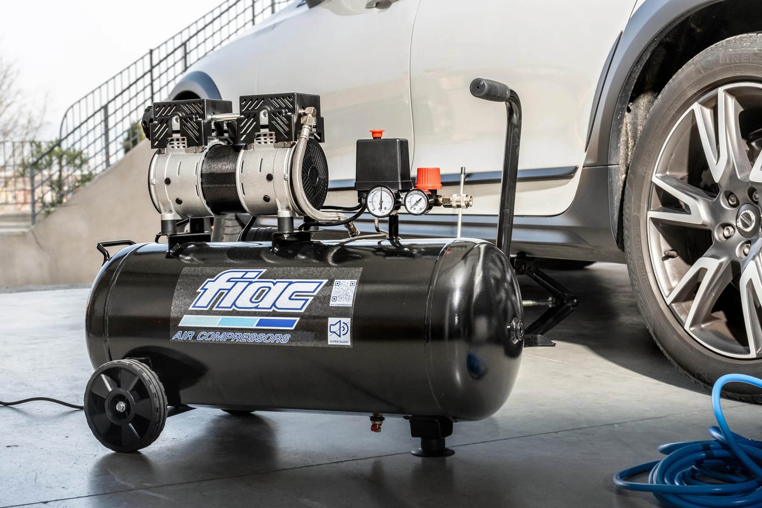 FIAC Leiser Mobiler Luftkompressor SUPERSILENT 50, Ölfrei, Maximaler Druck 8 Bar, 1 PS, 50-Liter-Tank, Geräuschpegel 58 dB LpA