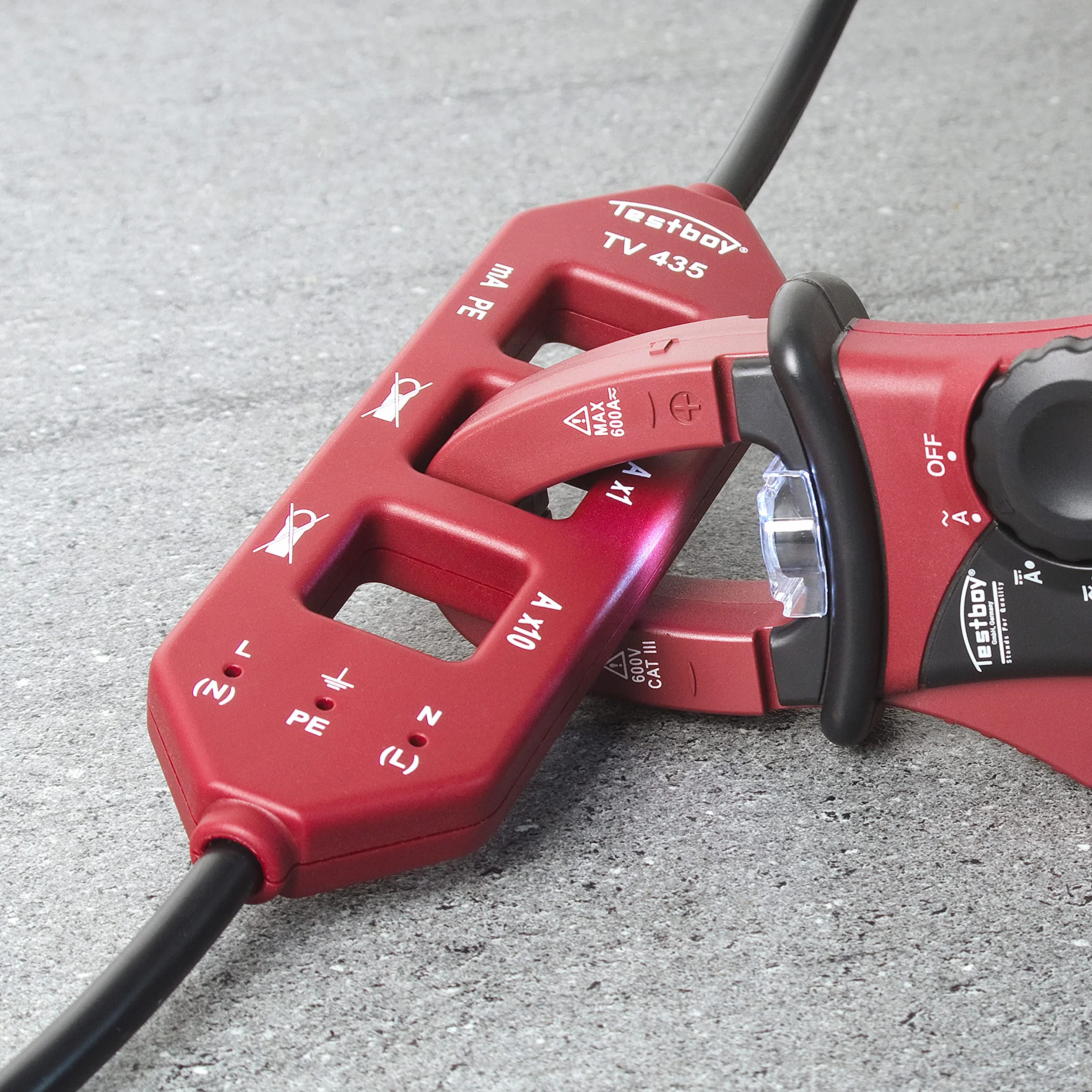 Testboy TV 435 Strom-Messadapter (Line-Splitter, Adapter mit Schuko-Anschlüssen, einfache & 10-fache Laststrommessung, Schutzleiterstrommessung, integrierte Messbuchsen), Rot/Schwarz