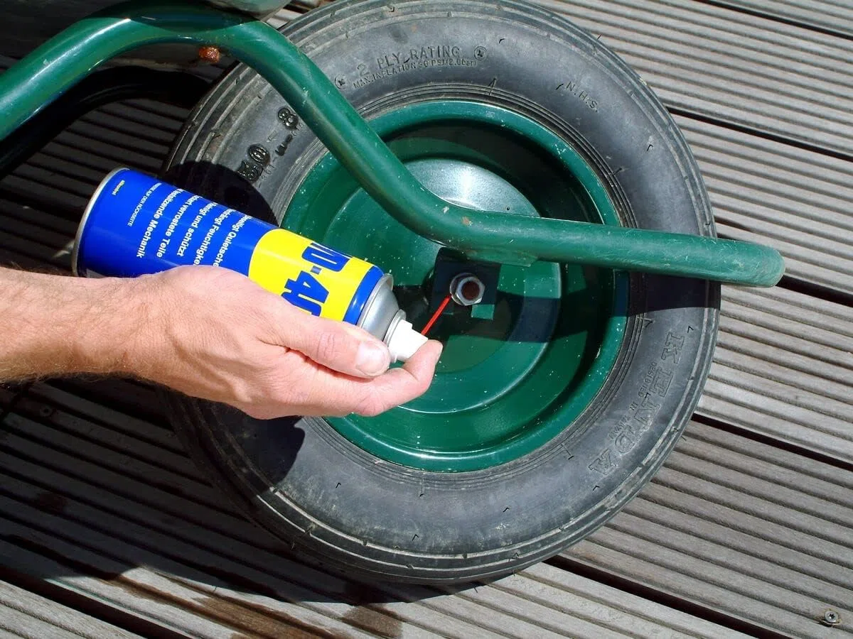 WD-40 Multifunktionsprodukt Classic 12x100ml | Öl Spray | Kriechöl | Schmiermittel | Multifunktionsöl | Sprühöl