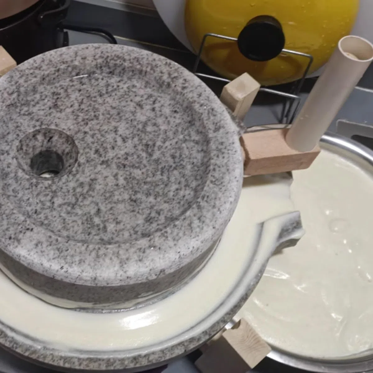 Natürliche Granit Gülle Mühle,Handmade Steinmühlen,dass,Stein Kornmühle mit hölzernen Rahmen,manuelle Kornmühle für Mehl,leicht zu reinigen und zu demontieren,für die Benutzerfreundlichkeit(25cm/9.8in