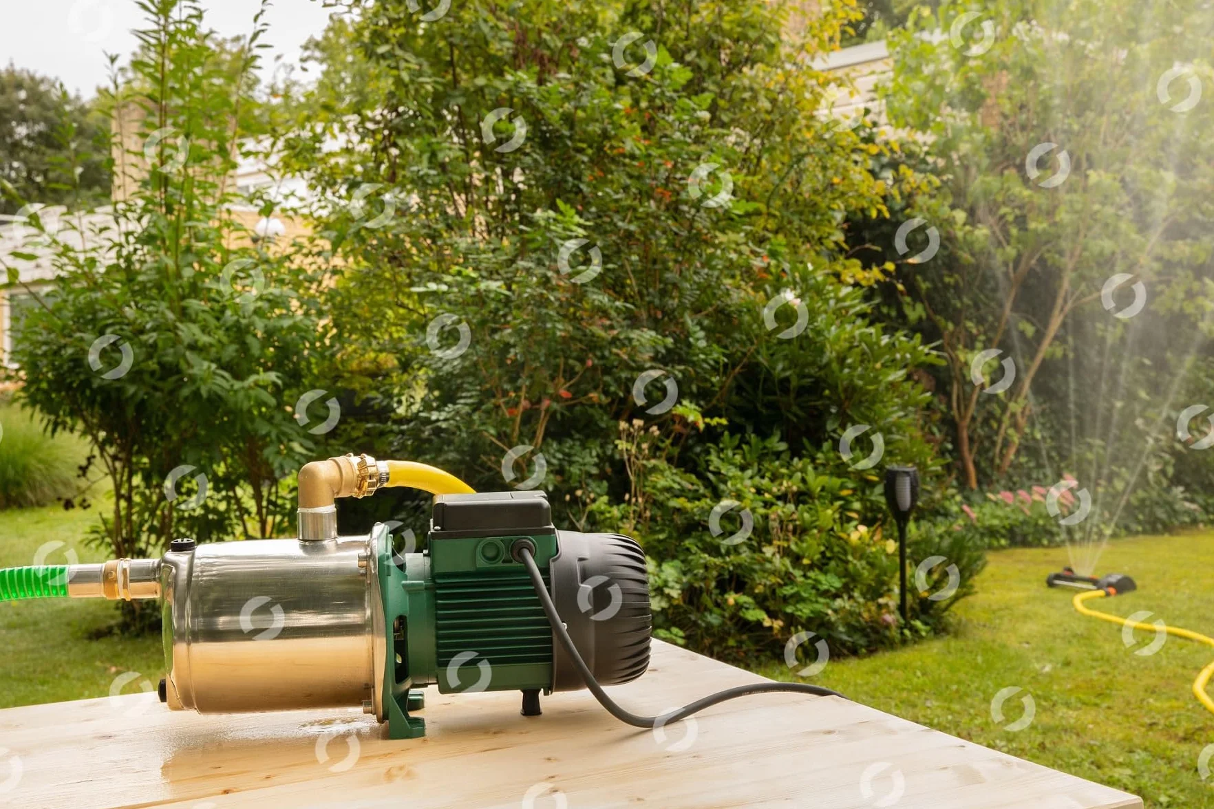DAB EuroInox 30/50 M Gartenpumpe - 4.800 L/Std. - 880W - Förderhöhe 42 m - Rostfreier Stahl - Geräuscharm - Bewässerungspumpe