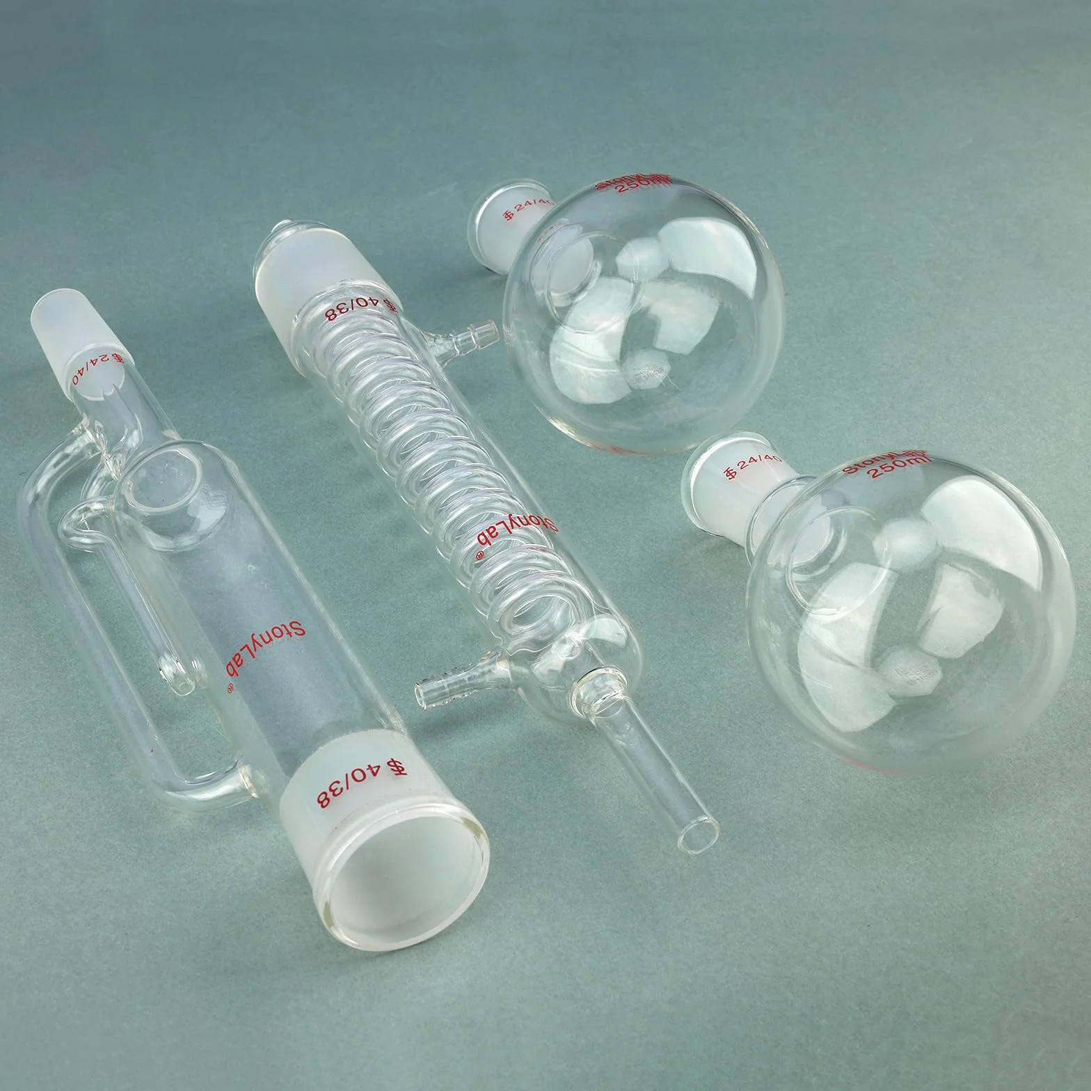 stonylab Soxhlet-Typ Extraktionskit, Borosilikatglas 40/38 Soxhlet Extraktor mit Graham Kondensator und Zwei 250 ml 24/40 Flachbodenkolben für Extraktionsprozesse
