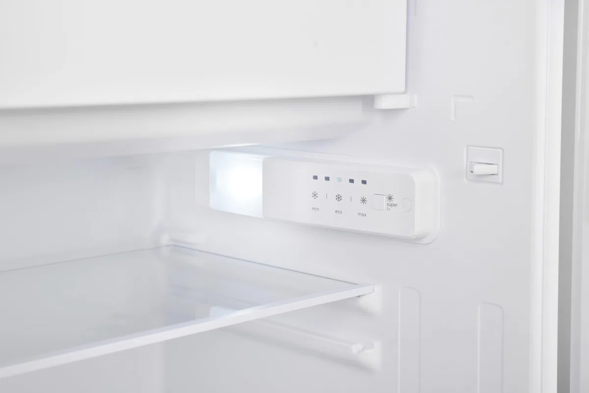 respekta Einbaukühlschrank mit 4 Sterne Gefrierfach 122 cm/178 L Nutzinhalt/Wechselbarer Türanschlag/Automatische Abschaltung des Kühlteils/Schnellgefrierfunktion / KS122.4-10/Max. 38 dB/in weiß