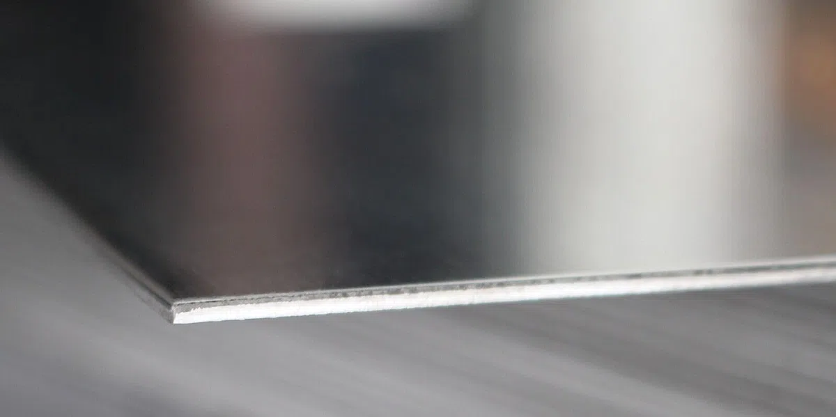 2mm Edelstahlblech eins. gebürstet 1.4301 - Länge 1000mm - Breite 900mm, Stärke 2mm