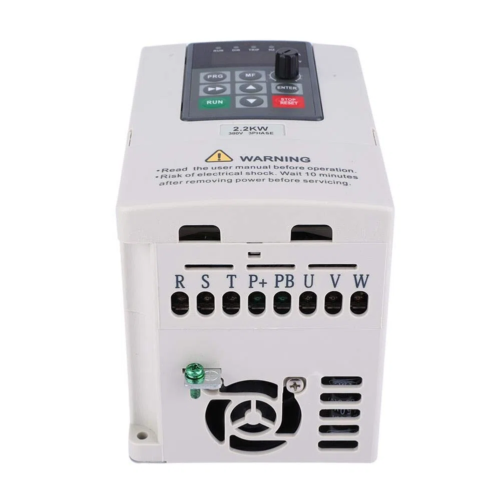 Frequenzumrichter, 3 Phasen Wechselstrom Wechselrichter, 380V AC Frequenzumrichter VFD Drehstrommotor mit Drehstromregler Zur Motordrehzahlregelung 2,2 KW
