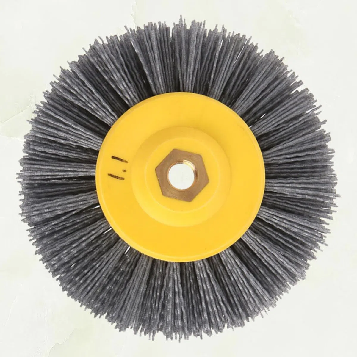 Polierbürste aus Nylon für Entgratung und Oxidschichtentfernung | Silber, Geeignet für Bearbeitungsprozess und Elektromühle, Praktische Reinigungslösung für Beschichtungen