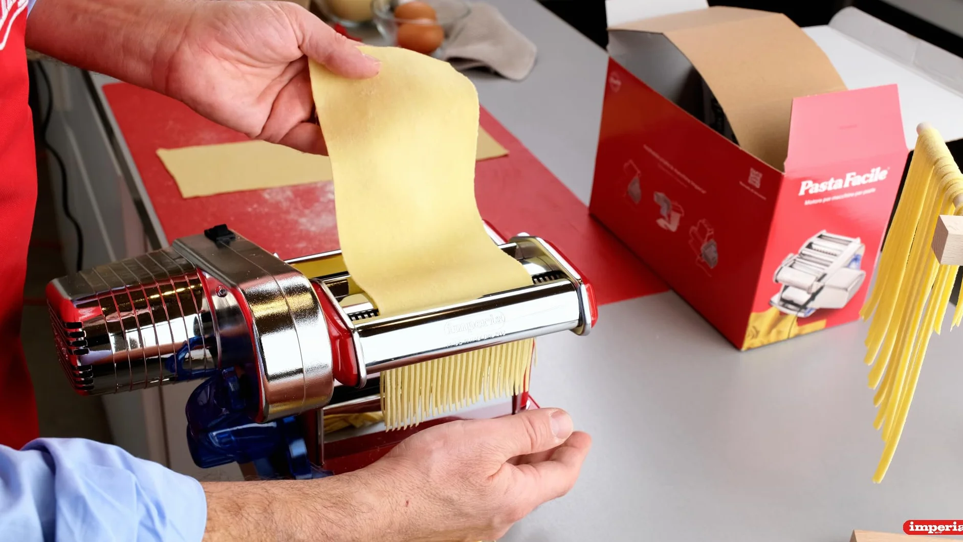 Imperia Electric Linie Classica. Elektrische Nudelmaschine. 100% Made in Italy. Frischpastamaschine aus Stahl mit 220v Elektromotor. Elektrische Teigmaschine für Lasagne, Tagliolini, Fettuccine.
