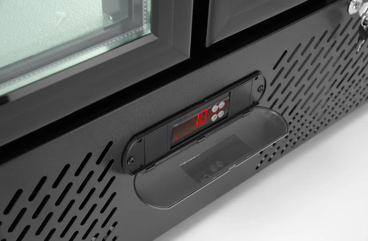 HENDI Getränkekühlschrank, Zweitürig, mit 8 verstellbaren Regalböden, Temperaturbereich: 0° bis 10°C, automatische Abtauung, LED Innenbeleuchtung, 477L, 230V/365W, 900x530x(H) 1820mm, Aluminium, Glas