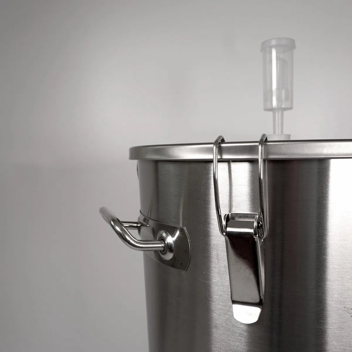 Edelstahl Gärbehälter Gärtank Fermenter 30 L Restauslauf mit Isoliermantel | konisch mit Boden-Restauslauf, Innen-Thermometer, luftdicht verschließbarer Spanndeckel Saft-Fermentation
