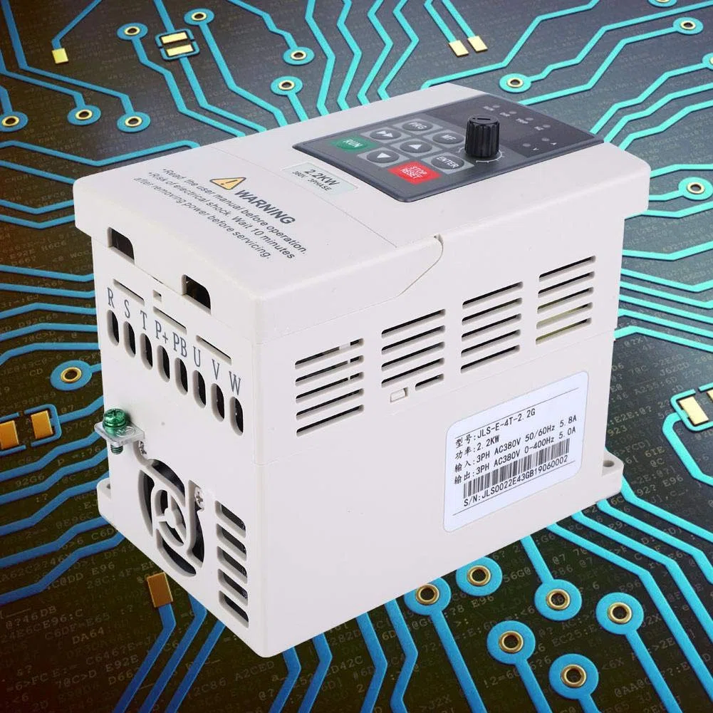 Frequenzumrichter, 3 Phasen Wechselstrom Wechselrichter, 380V AC Frequenzumrichter VFD Drehstrommotor mit Drehstromregler Zur Motordrehzahlregelung 2,2 KW