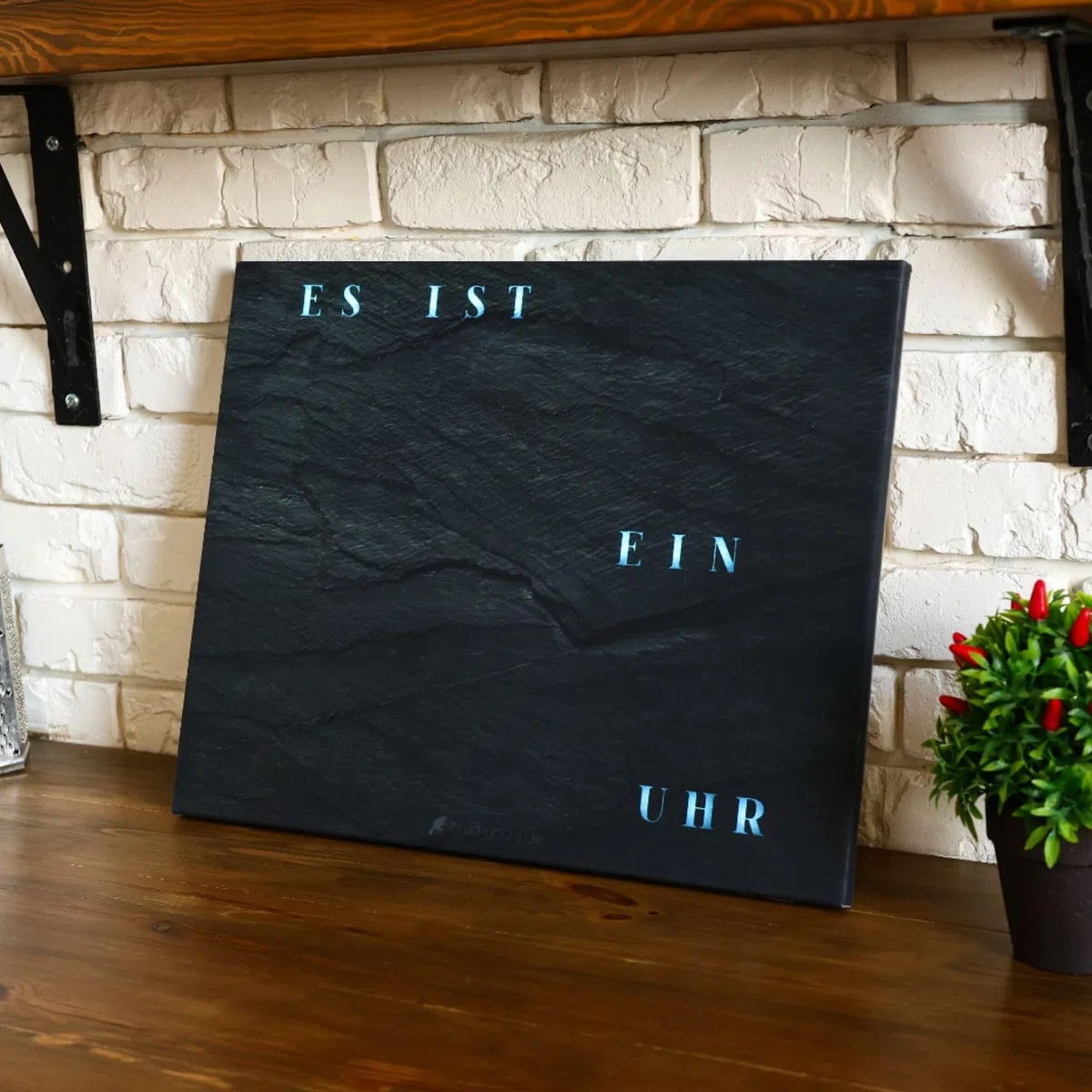 WordClock Jupiter 2.0 – Phantom Slate Edition 50×40 cm – Die fortschrittlichste Wortuhr bei Amazon – RGBW LED 4,3 Mrd Farben – Echtzeituhr RTC – IO Advanced Software – Premium Schiefer-Design