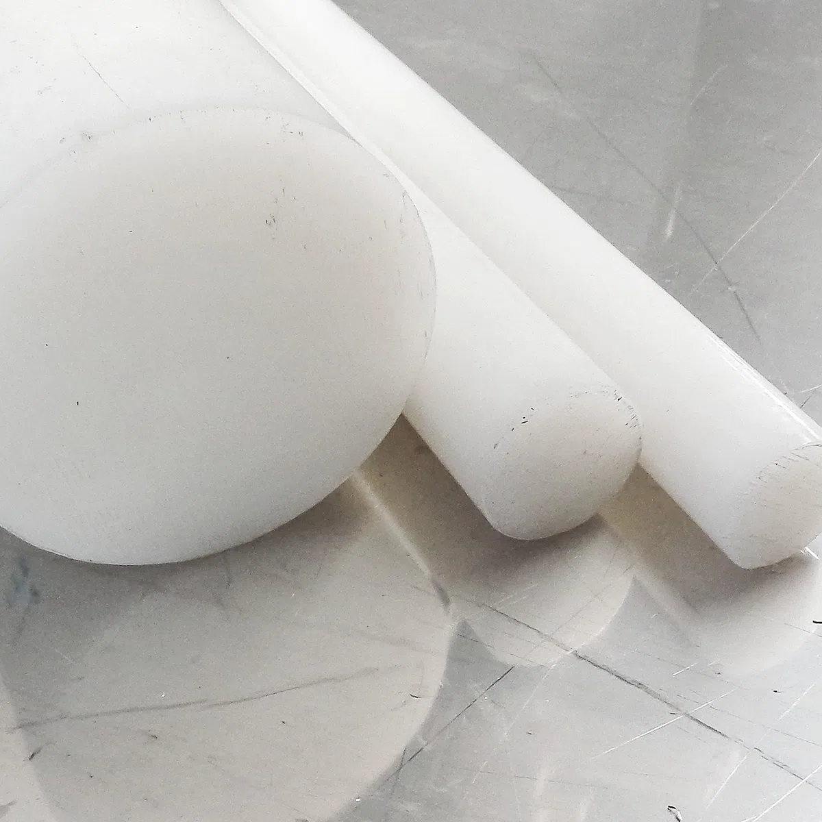 Polyamid PA6 Rundstab natur Ø 110 mm - Kunststoffstab in der Länge 500 mm - Polyamid Rundmaterial auf Zuschnitt