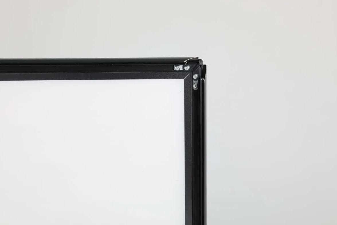 Plakatständer WindPro® ECO | Kundenstopper OUTDOOR in DIN A1 | Plakataufsteller A1 wetterfest in schwarz | Aufsteller Werbung beidseitig nutzbar für 2 Plakate