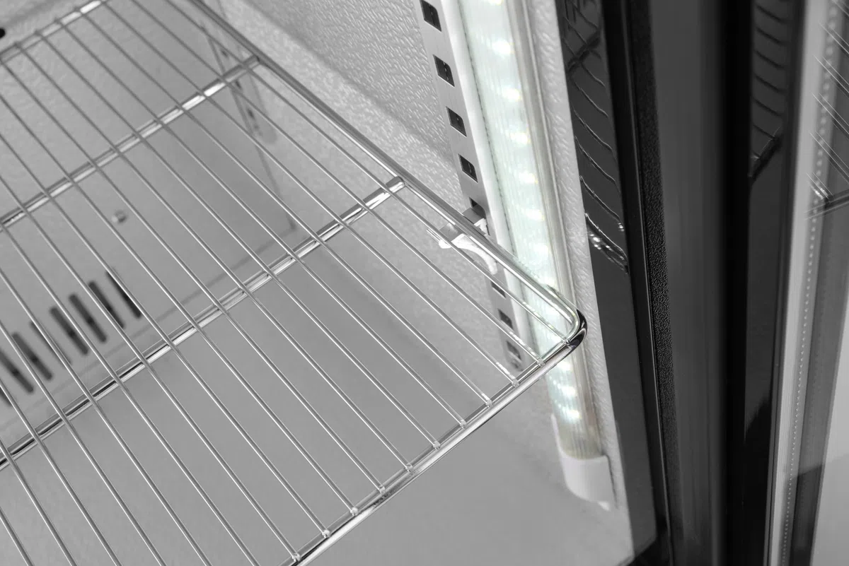 HENDI Getränkekühlschrank, Zweitürig, mit 8 verstellbaren Regalböden, Temperaturbereich: 0° bis 10°C, automatische Abtauung, LED Innenbeleuchtung, 477L, 230V/365W, 900x530x(H) 1820mm, Aluminium, Glas