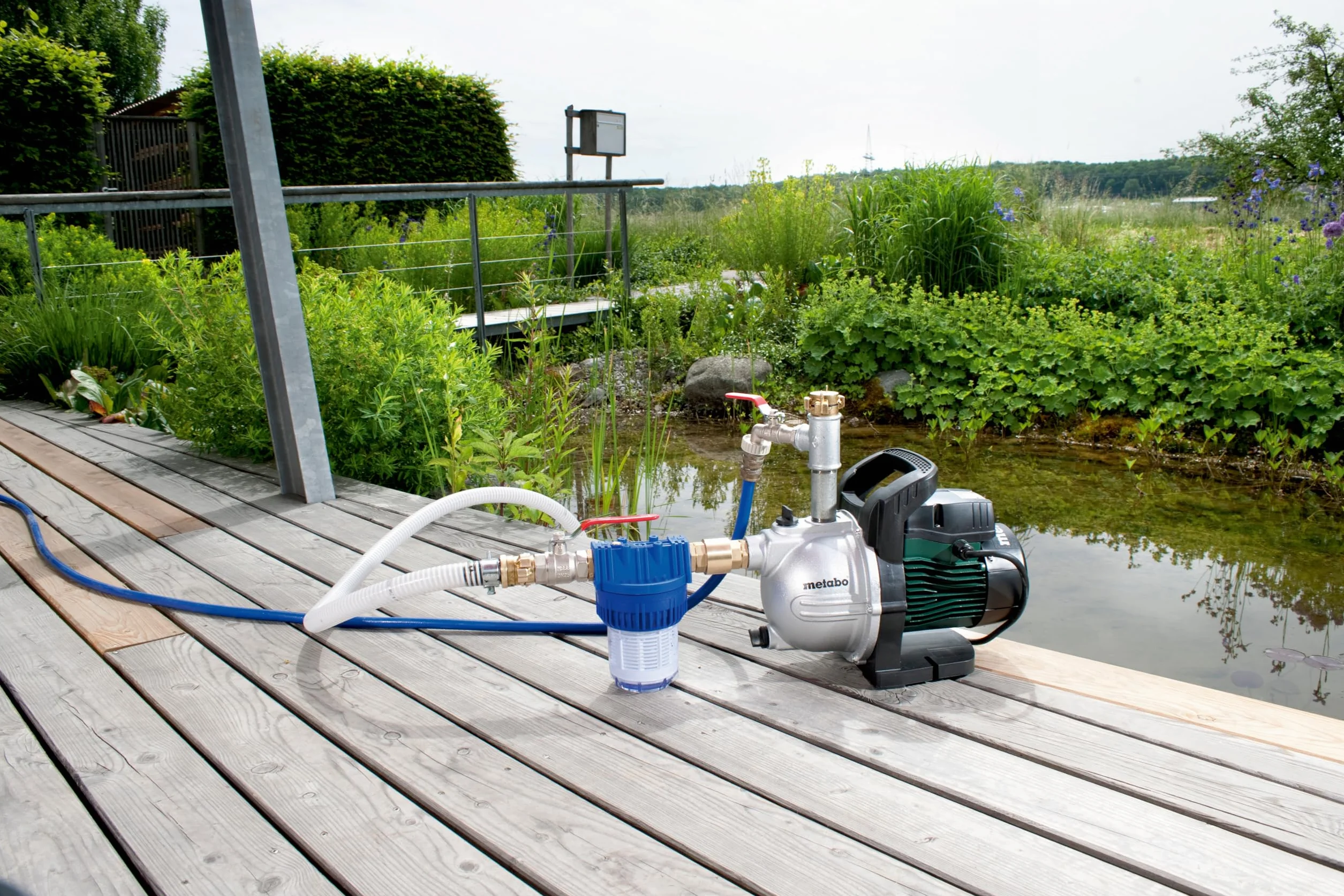 metabo Gartenpumpe P 4000 G, Wasserpumpe für Bewässerungssystem & Garten | Dichte Gartenbewässerung für 3 Beregner, 1100 W Grundwasserpumpe zur Rasenbewässerung, inkl. Gewindedichtband, 4000 l/h